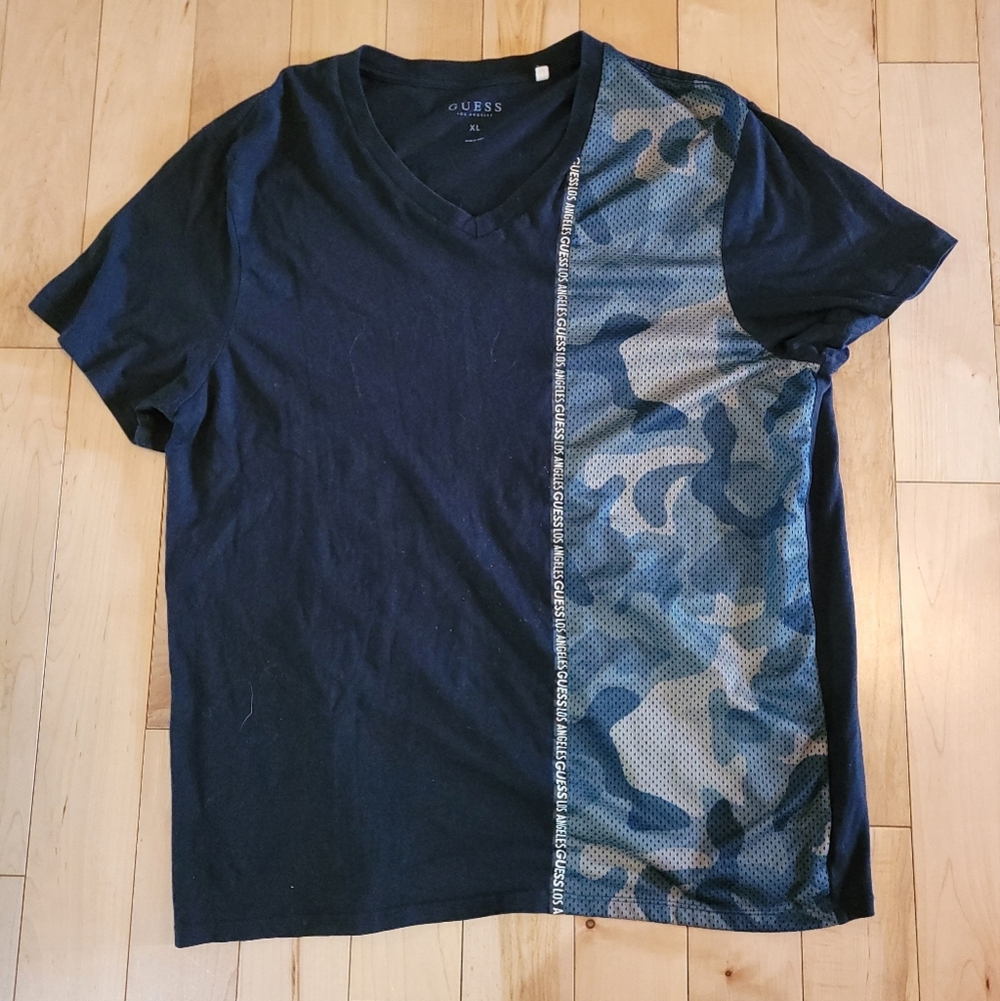 Guess Women's Size XL Short Sleeved Shirt